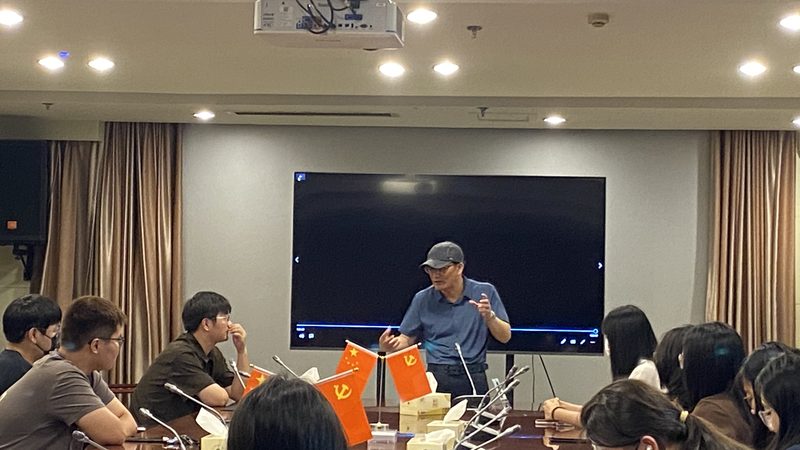 名称定位：彰显企业文化与特色